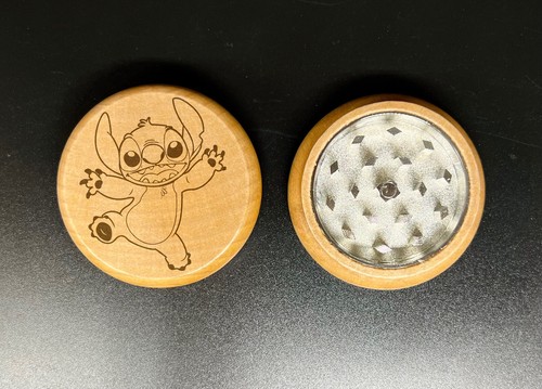 Stitch wooden herb grinder - wooden,